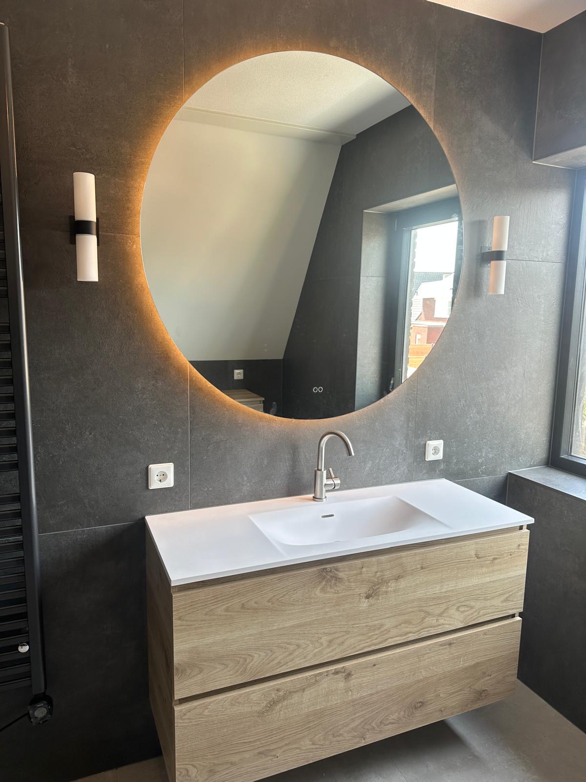 Zolderbadkamer antraciet — beeld 4